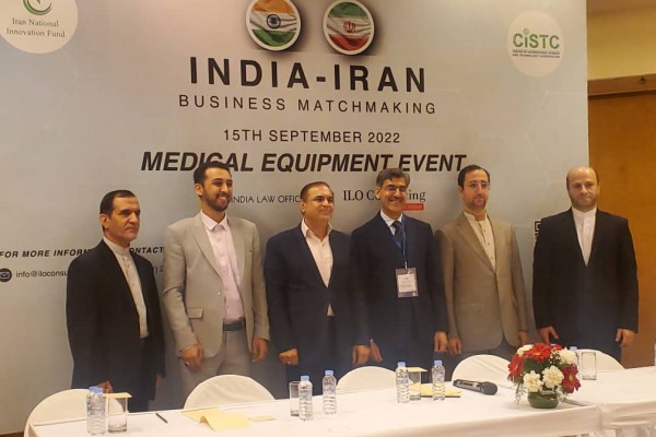 Business meeting of Parto Negar Persia company with Indian companies on the sidelines of India's medical equipment exhibition