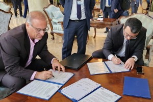 تبادل توافقنامه راه‌اندازی خط تولید تجهیزات پزشکی شرکت پرتو نگار پرشیا در ازبکستان